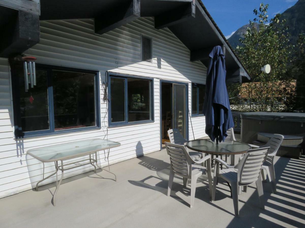Bear Valley Guesthouse Stewart Buitenkant foto